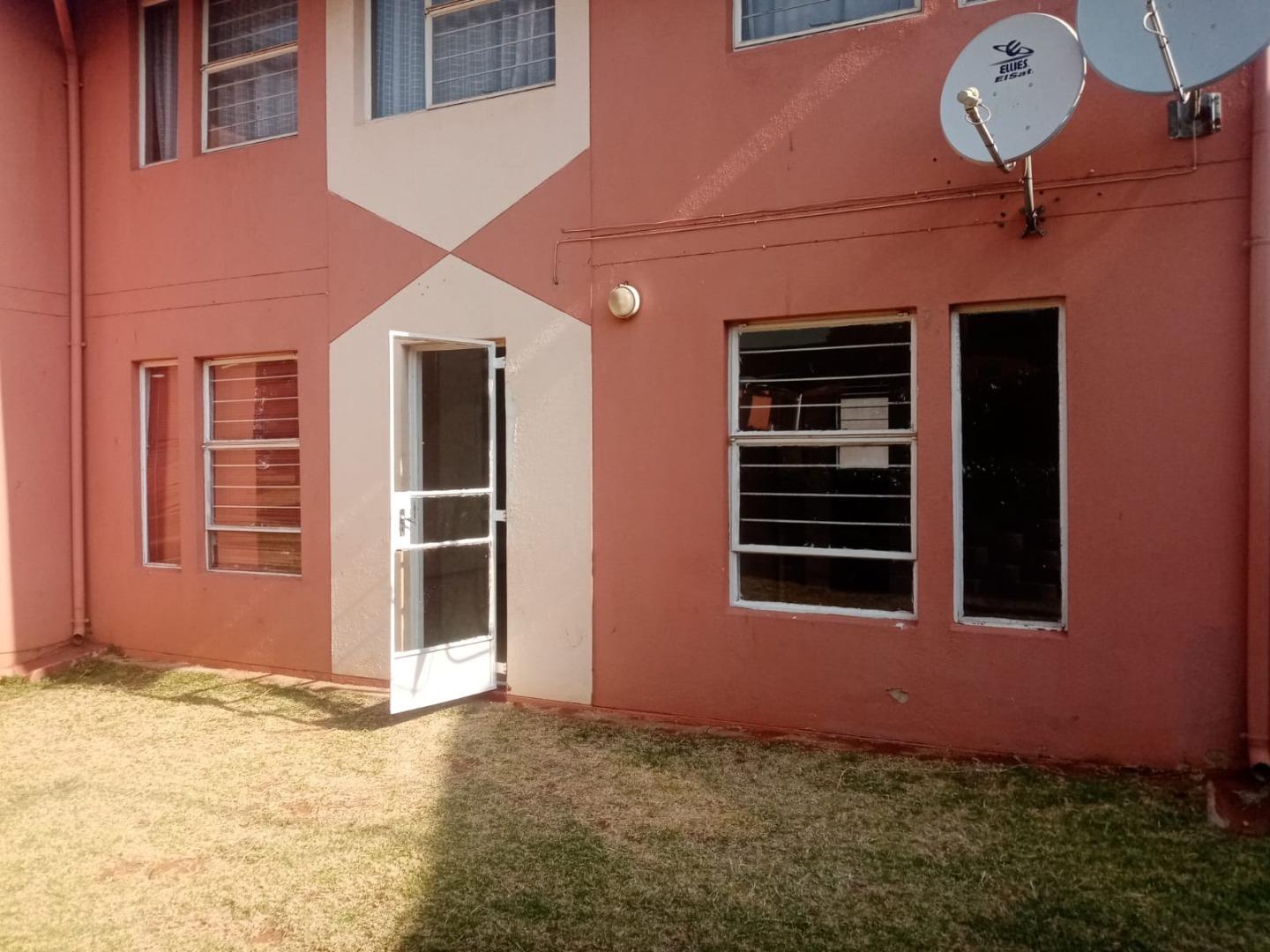 2 Bedroom Apartment for Sale - Gauteng
